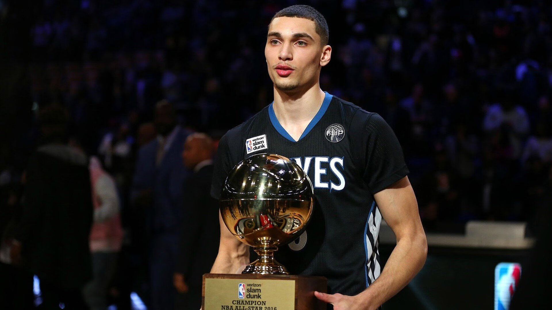 九游手游官网-明星球员的跨界合作：时尚、公益双赢，明星和球星一起打球的节目